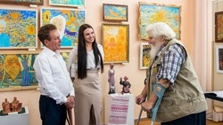 Выставка художника-наивиста открылась в музее Ставрополя