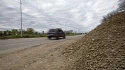 Трёхкилометровый участок трассы Сенгилеевское — Новотроицкая ремонтируют на Ставрополье