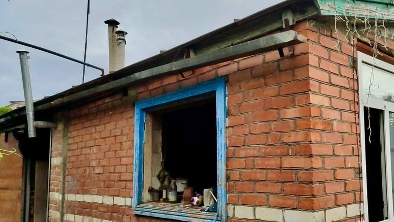 Частный дом загорелся на улице Акулова в Ставрополе