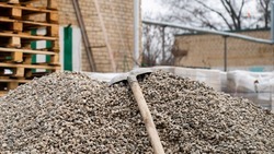 Ставрополец начал благоустраивать придомовые территории благодаря соцконтракту