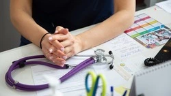 Улыбка и речь помогают распознать инсульт у человека — минздрав Ставрополья 