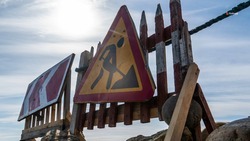 Сельскую трассу в Ставропольском крае отремонтируют до конца 2022 года